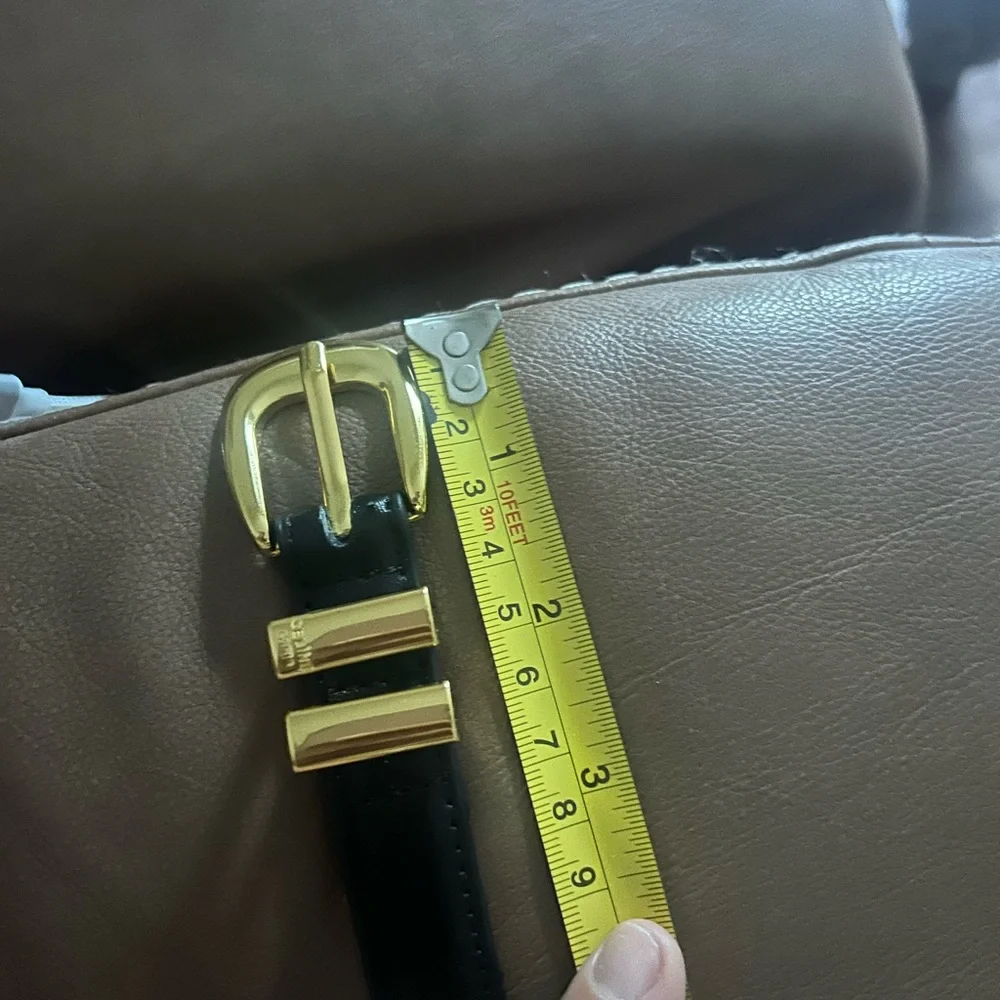 CÉLINE Paris Black Leather Belt – Classic and Elegant.